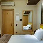 솔로 익스피리언스 호텔 4*