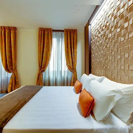 Hotel Solo Experience