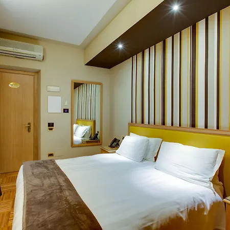 Hotel Solo Experience