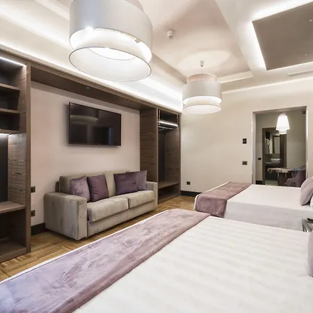 Hotel Solo Experience